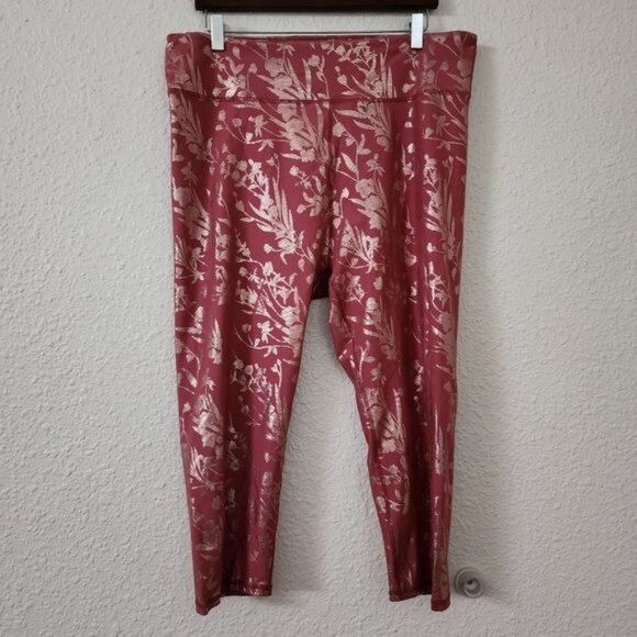 Fabletics Define Powerhold Mid-Rise Capris in Terracotta Winding Vine Size 1X - Picture 1 of 7